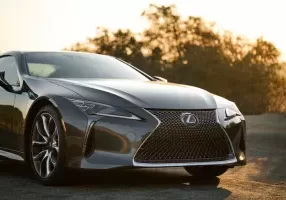 Mobil Lexus