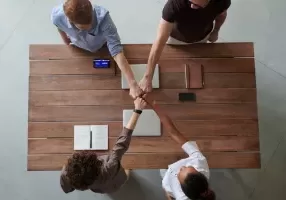 Siapa yang Bertanggung Jawab dalam Sebuah Firma CV dan Perusahaan